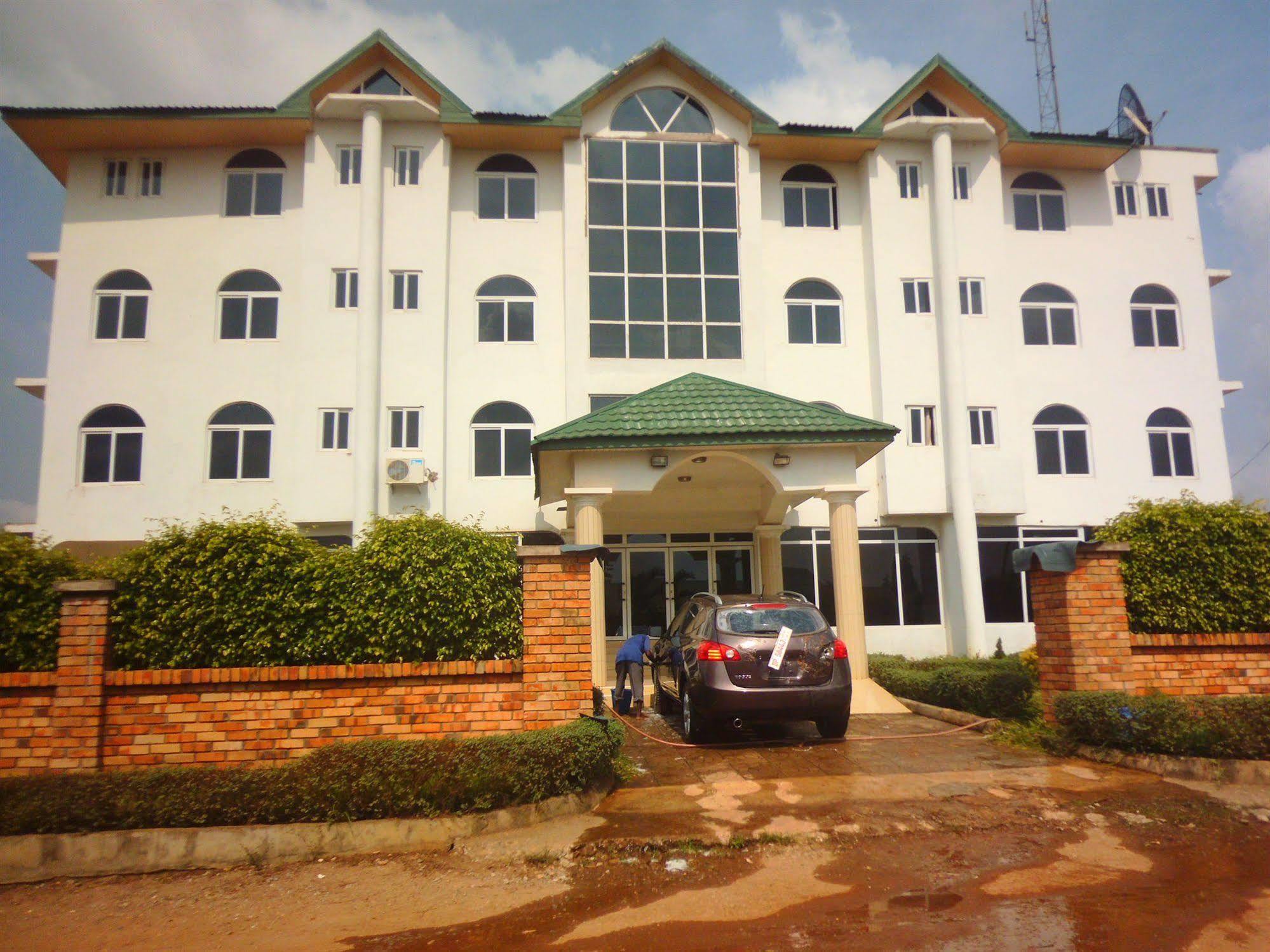 Wadoma Royale Hotel Kumasi Dış mekan fotoğraf