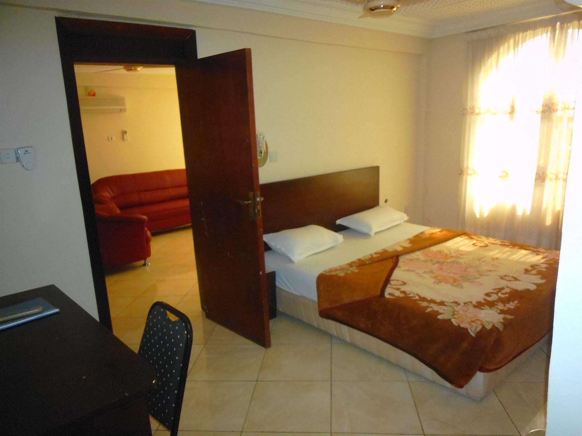 Wadoma Royale Hotel Kumasi Dış mekan fotoğraf